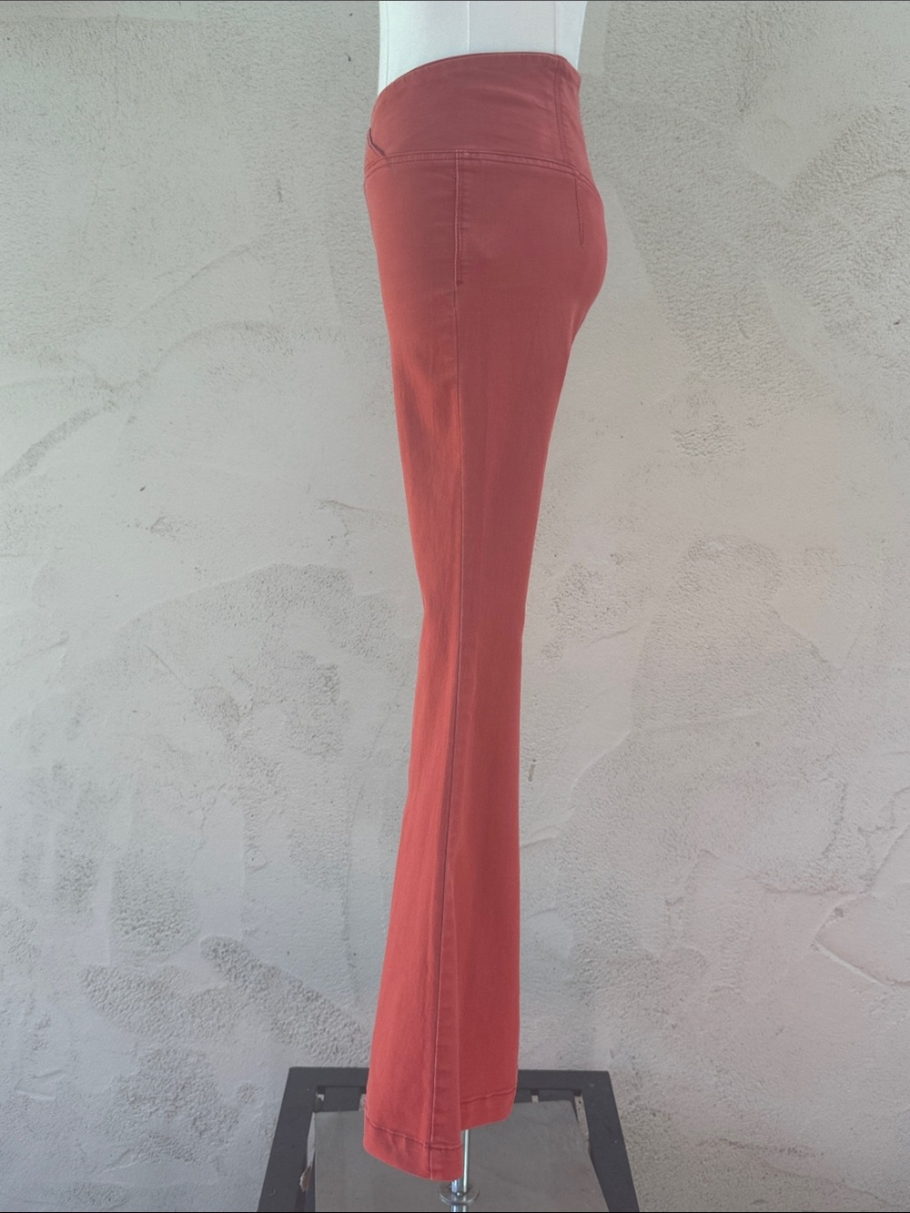 Free People We The Free Pull-On Flare Jeans Coral Red Orange Size 24 - Picture 4 of 14